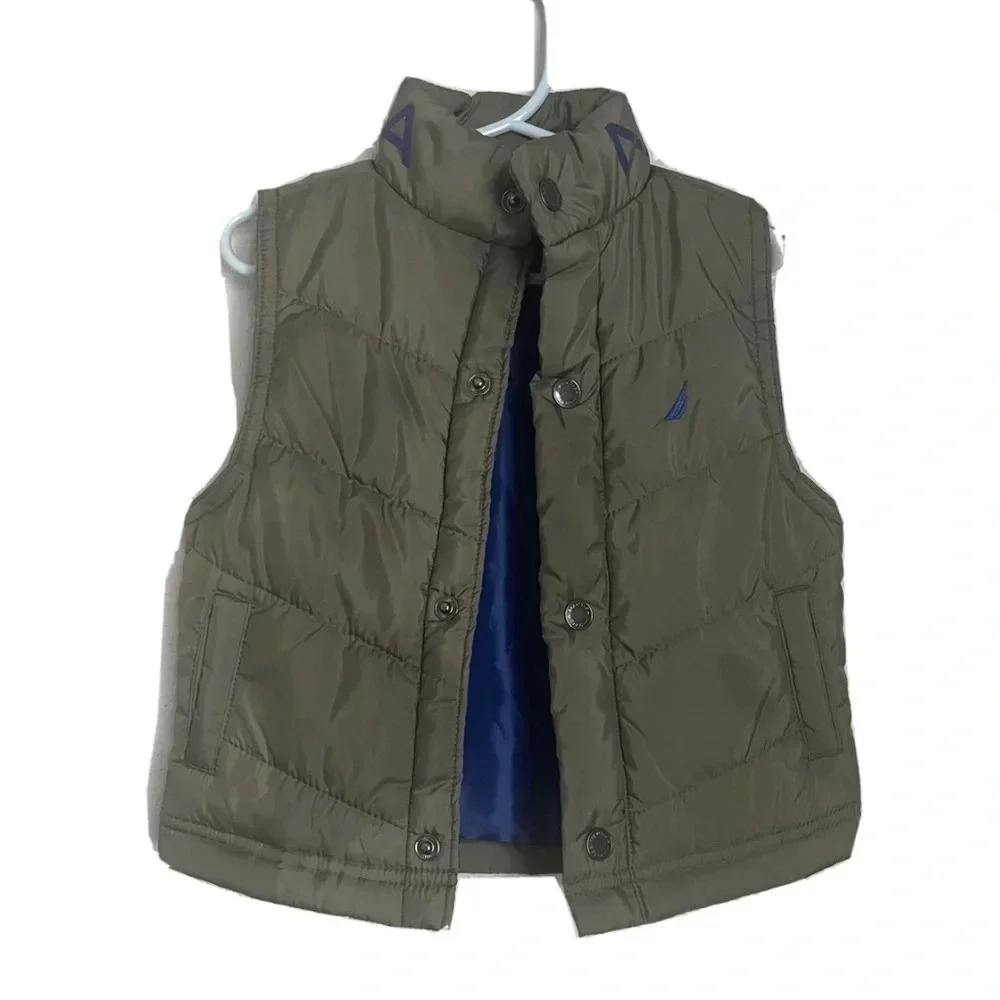 Kids‎ Nautica Puffer Vest in Forest Green with a blue interior. Size 24 months